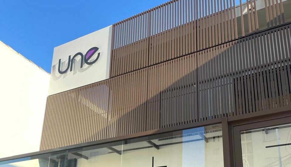 Une
